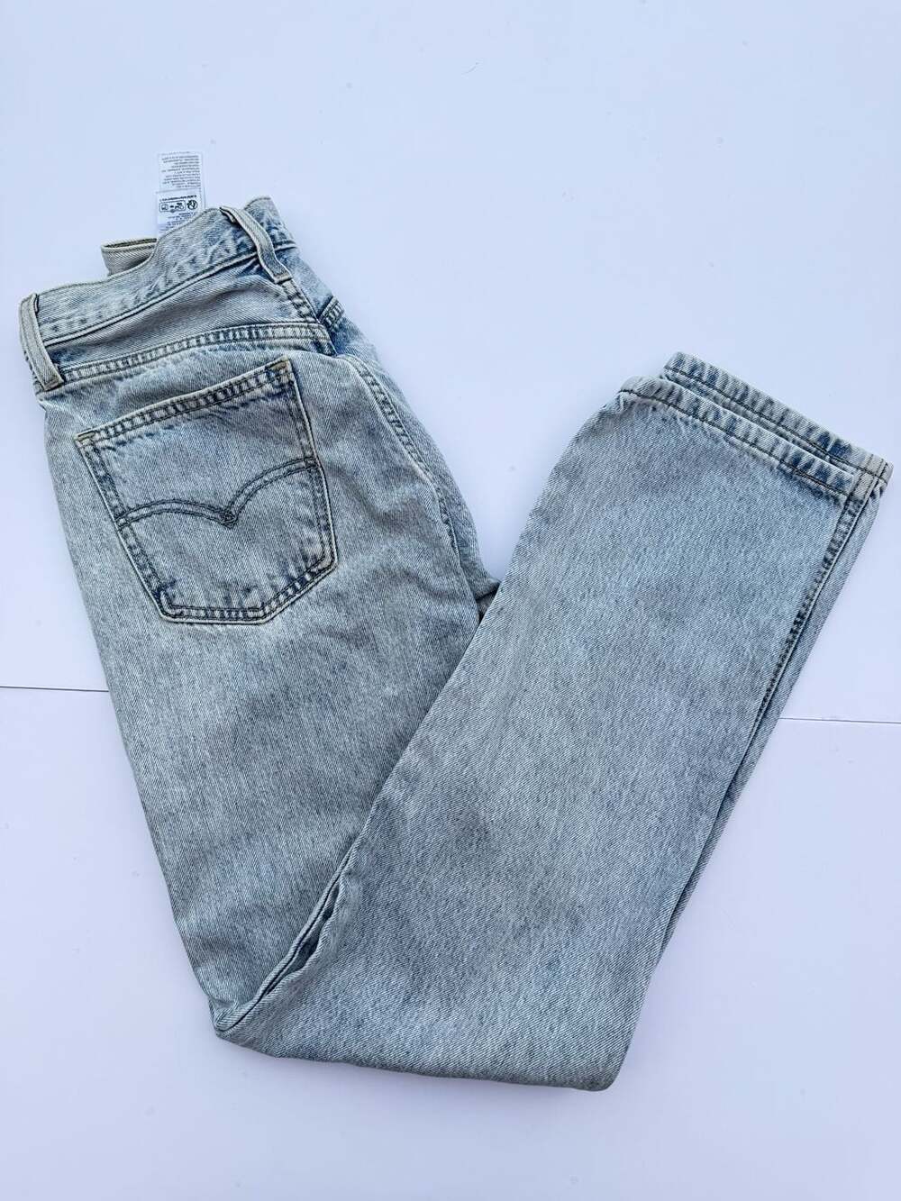 Levi's - Picture 2 of 4